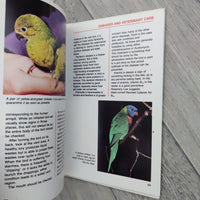Pet Owners Guide: Lories (Hardback)