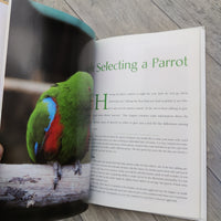 Caring For A Parrot - A New Parrot (Hardback)